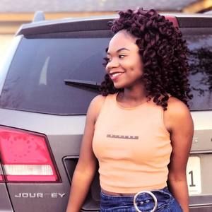 Meet your Posher, Aisha